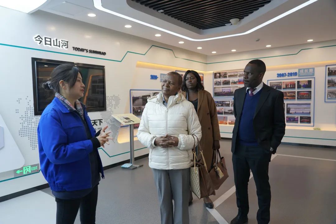 乌干达驻华大使到访龙8头号玩家智能