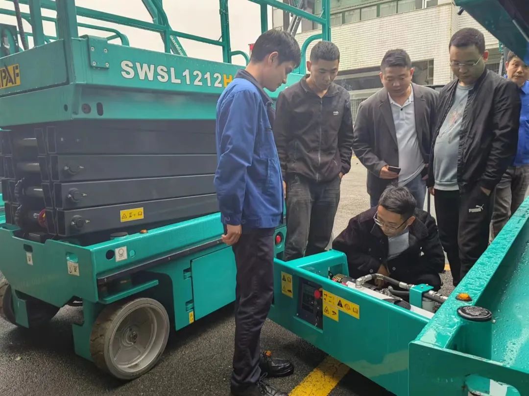 立异引领，，，，，，岑岭相见！龙8头号玩家智能高空机械产品推介会走进粤港澳大湾区