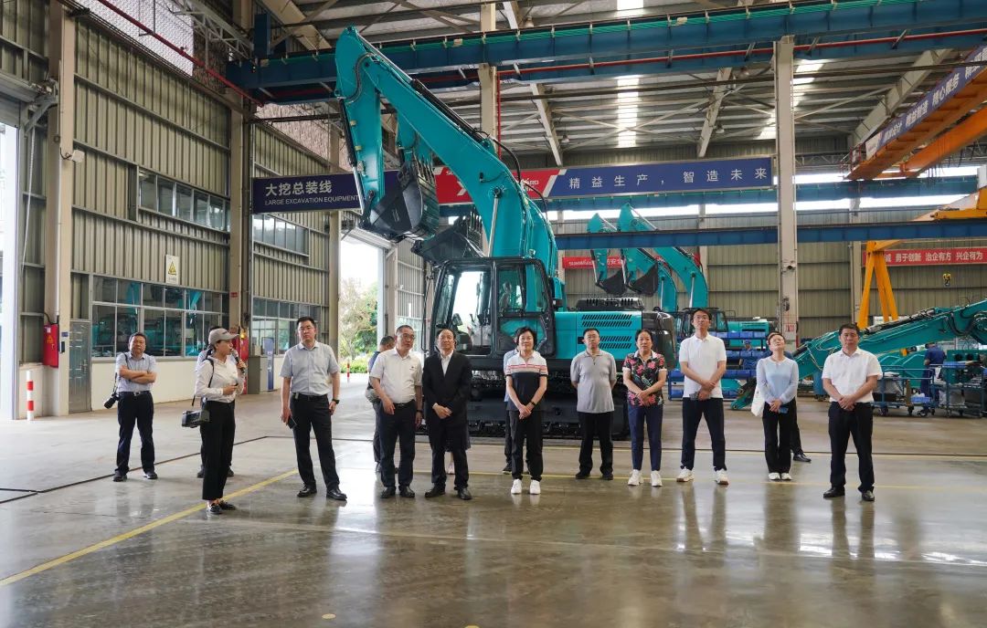 太原市政协主席操学诚调研龙8头号玩家智能