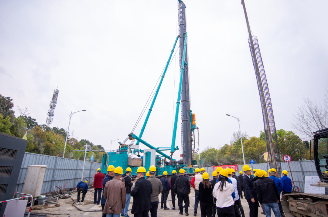 客户站台新品推介会！龙8头号玩家智能这些装备产品再获口碑认定