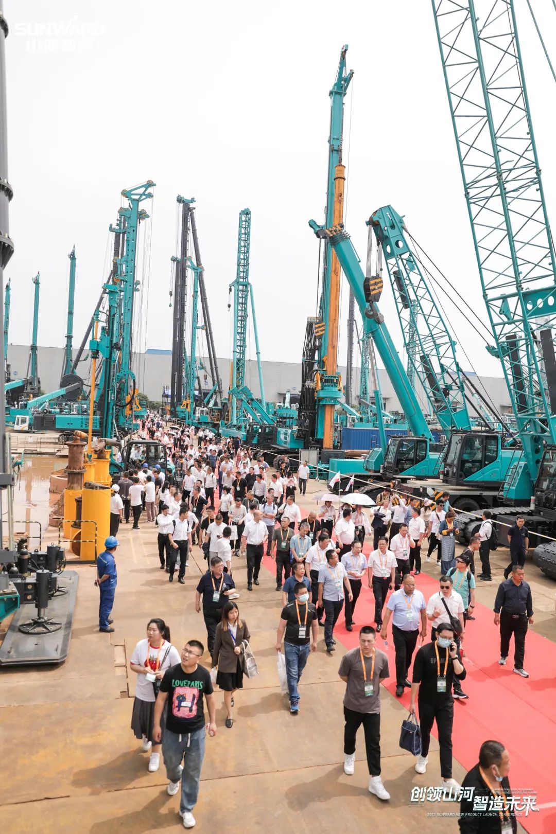 实力出圈！龙8头号玩家智能地下工程装备“大阅兵”来了