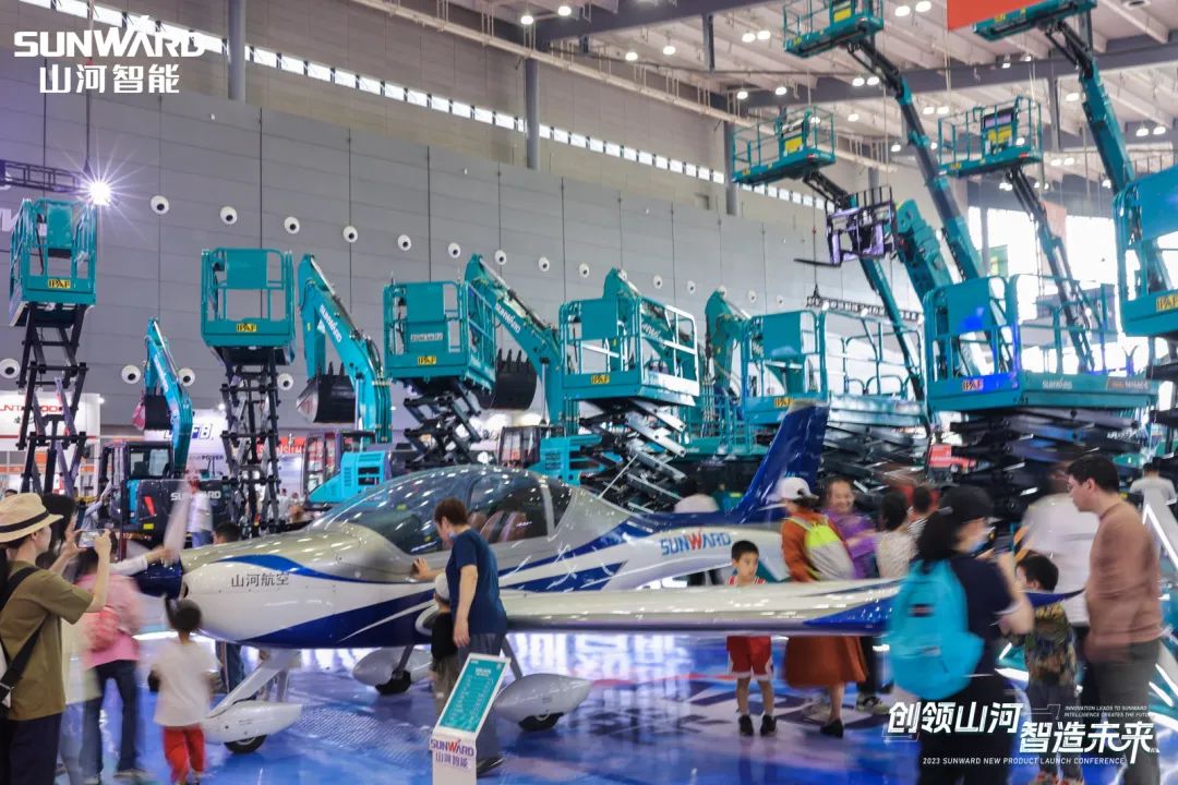 2023 CICEE | 全球工程机械盛会完善落幕！龙8头号玩家智能交出闪亮答卷