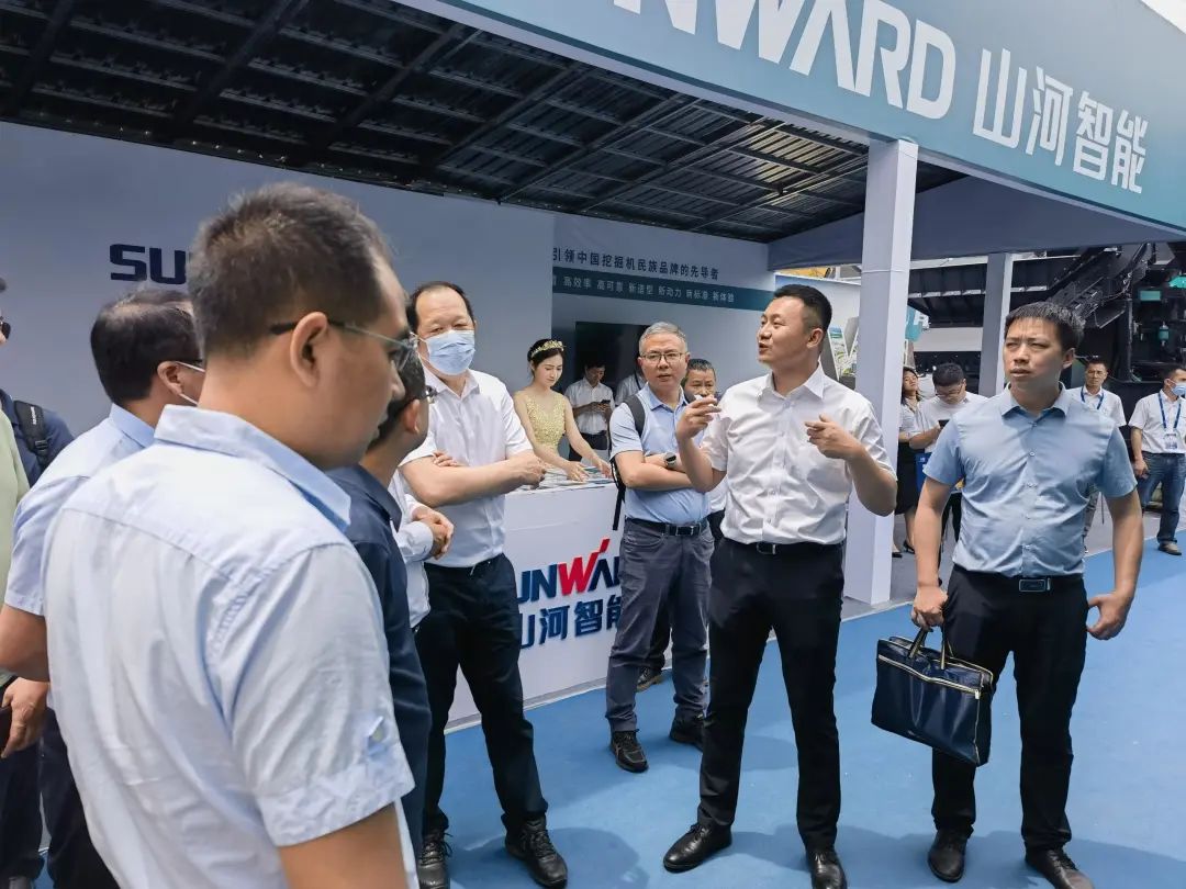 携手共建“一带一起”，，，，，龙8头号玩家智能地下工程装备广受关注