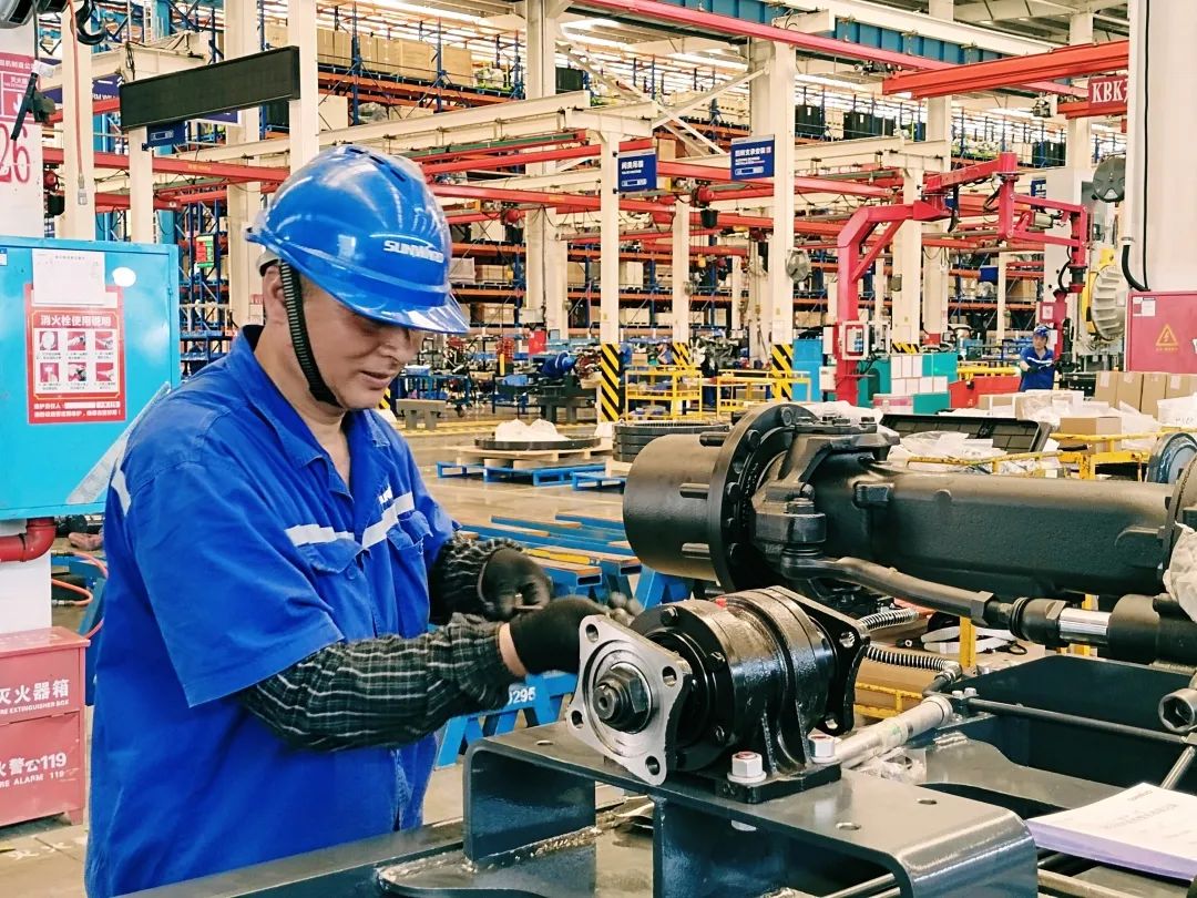 劳动庆幸，，，，，创立伟大！纪录那些通俗且伟大的劳动瞬间