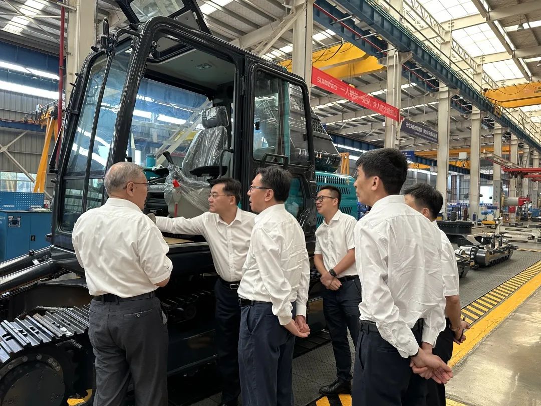 中国联通集团副总司理梁宝俊到访龙8头号玩家智能