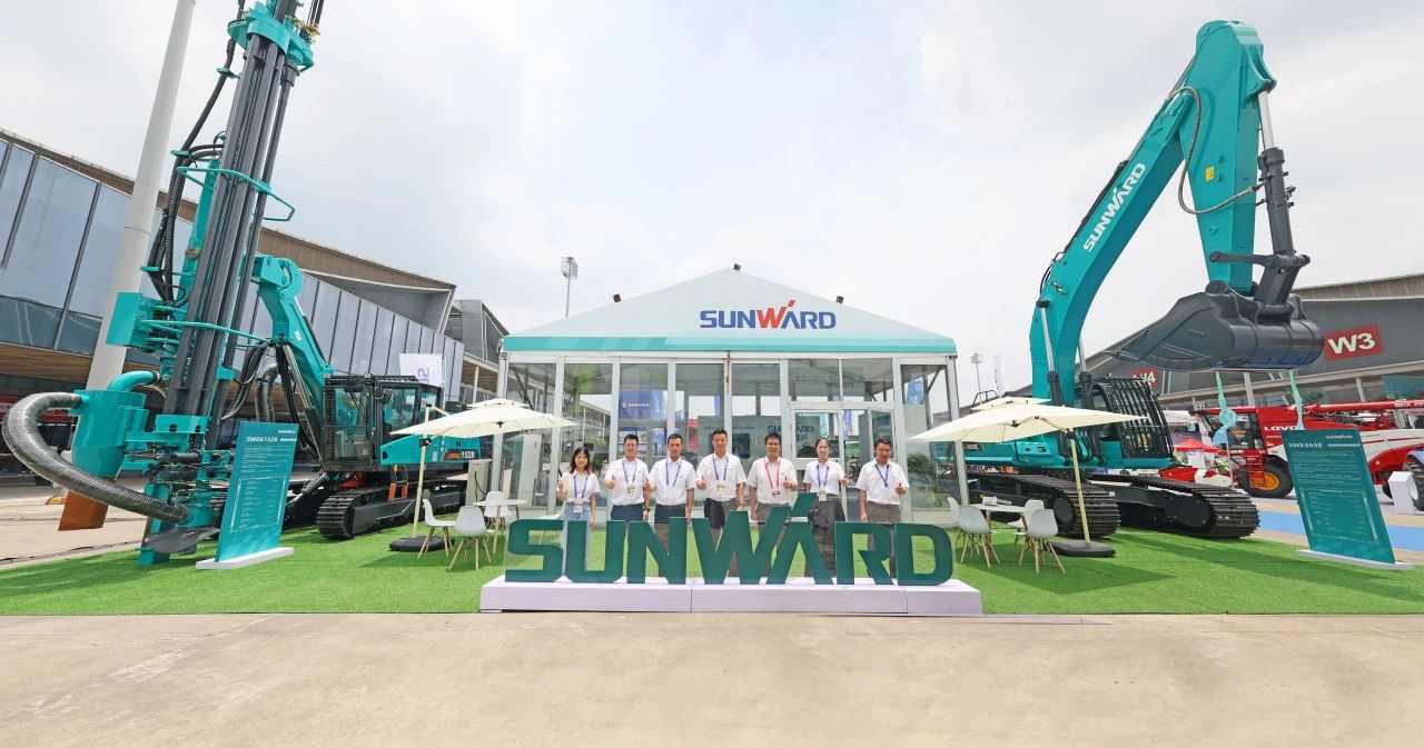 中非经贸展览会圆满落幕，，，，，，龙8头号玩家智能续写对非相助新篇