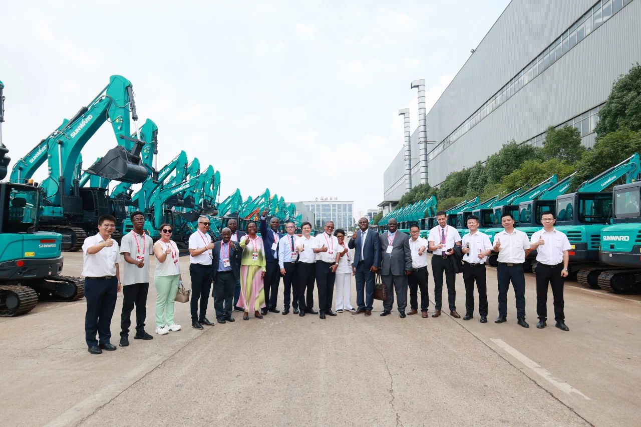 中非经贸展览会圆满落幕，，，，，，龙8头号玩家智能续写对非相助新篇