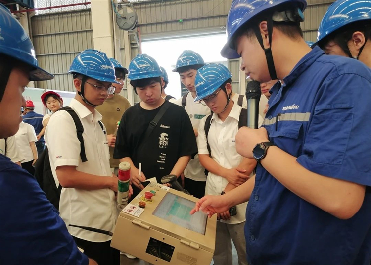 奔赴热爱，，，，，，，，龙8头号玩家智能2023届“智动力”正式报到！