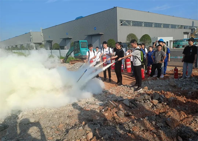 奔赴热爱，，，，，，，，龙8头号玩家智能2023届“智动力”正式报到！