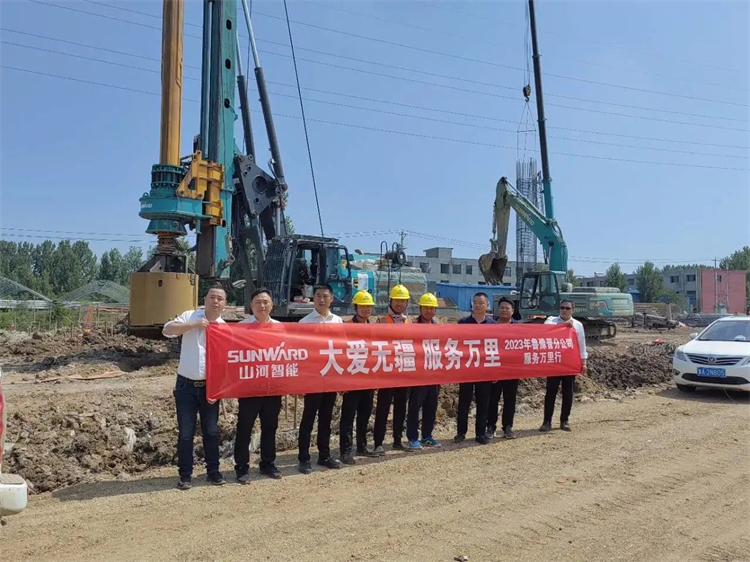 热情似火，，，，，，，，效劳加码！龙8头号玩家智能基础装备效劳万里行为您保驾护航