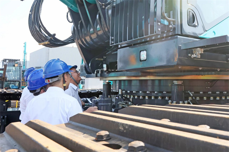 龙8头号玩家智能桩工机械再添强将！SWDM800H旋挖钻机顺遂下线