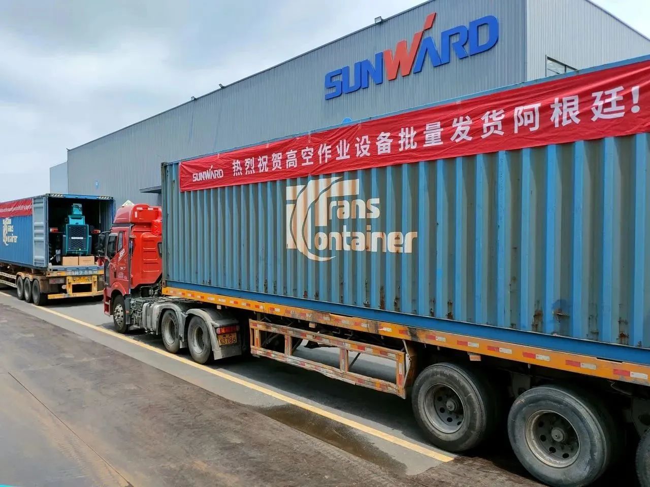 外洋销售同比增添超200%！龙8头号玩家智能高空机械阔步“出海”