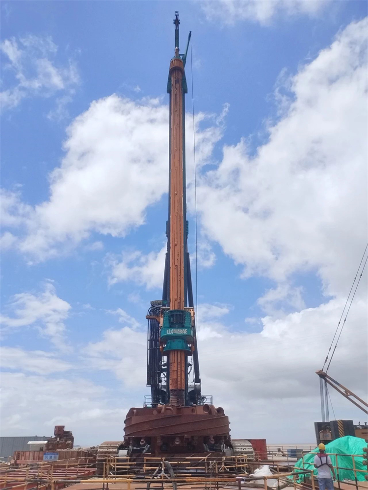 喜报！龙8头号玩家智能完成“全球最大”6.3米直径旋挖桩成孔成桩