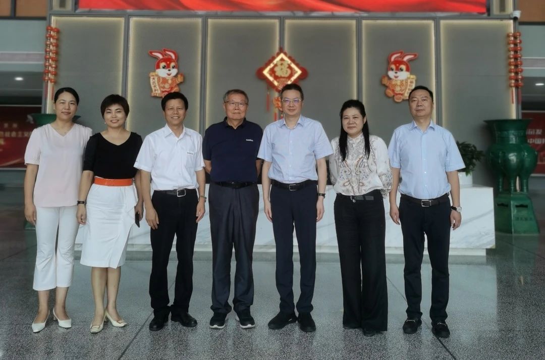 长沙市人民政府副市长、市工商联主席康镇麟调研龙8头号玩家智能