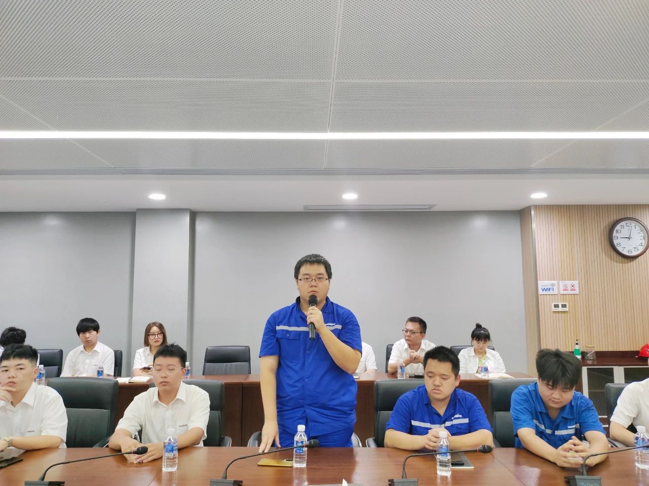 泛论心声，，，，，，共话未来！这场应届结业生员工座谈会，，，，，，很暖，，，，，，很知心！