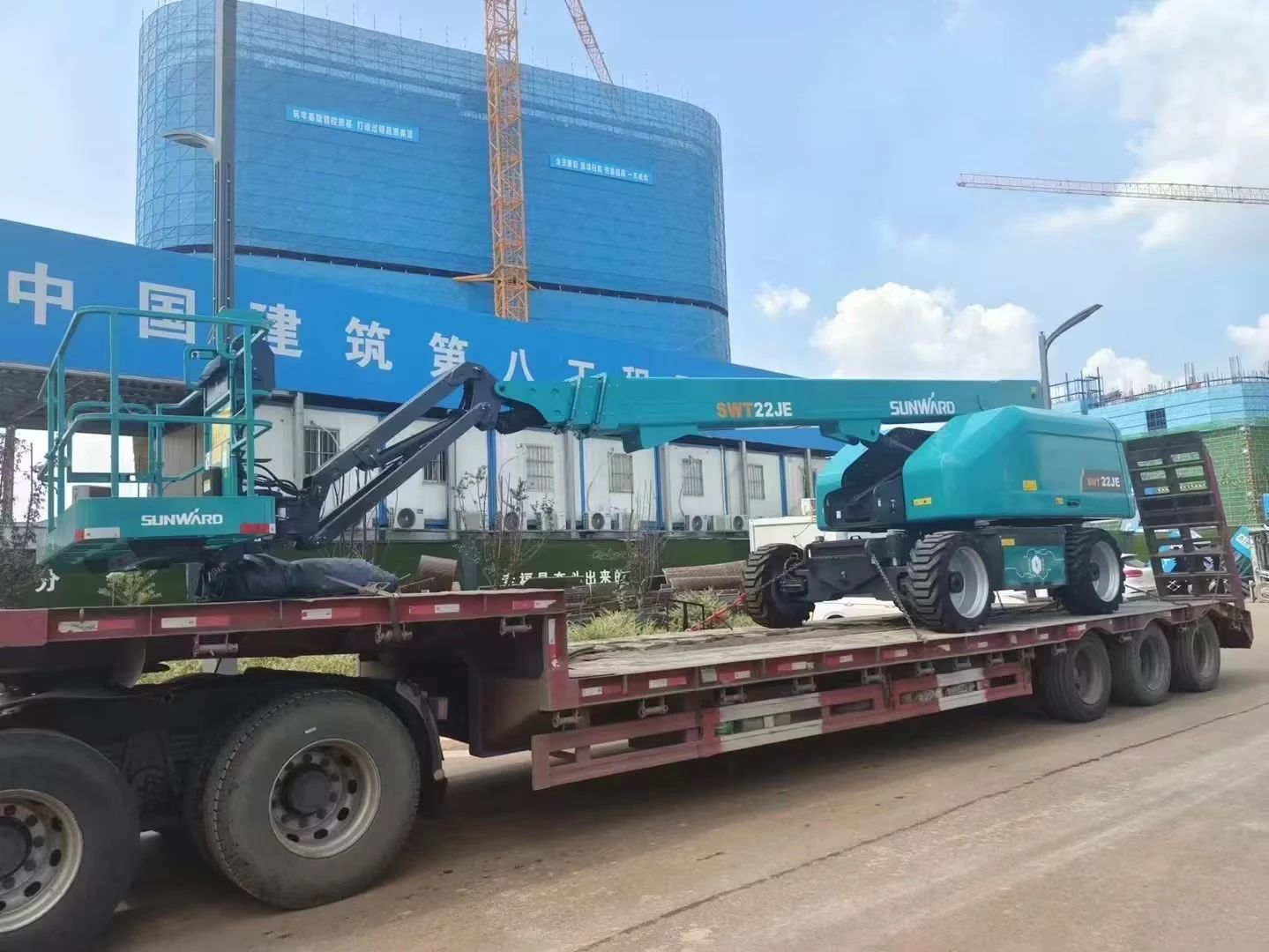 实力上新！龙8头号玩家智能电动直臂高空作业平台进军华中市场