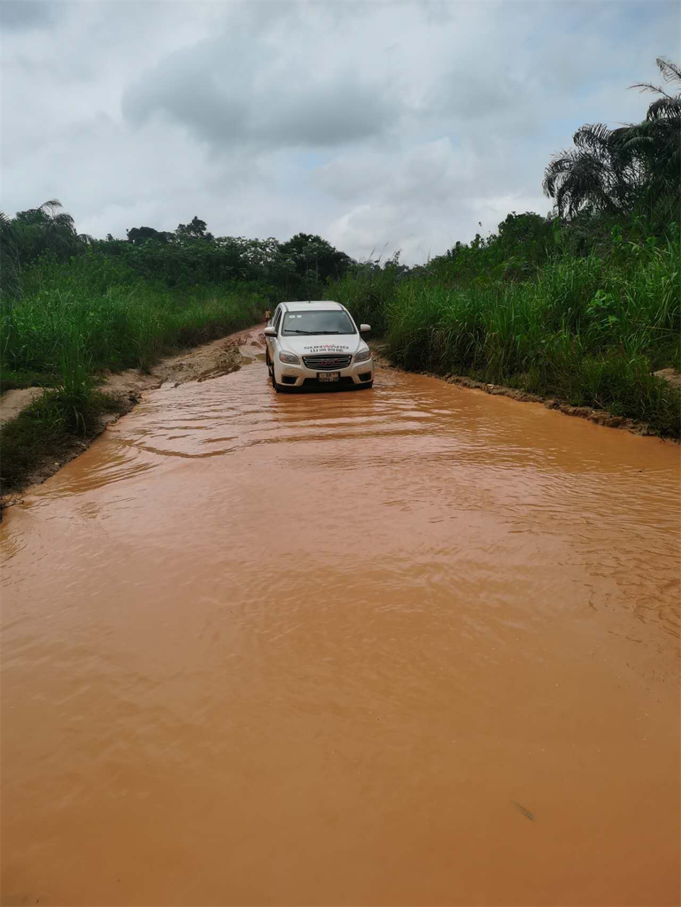 品质龙8头号玩家，，，，，，，专心折务！龙8头号玩家智能效劳万里行活动走进非洲加纳