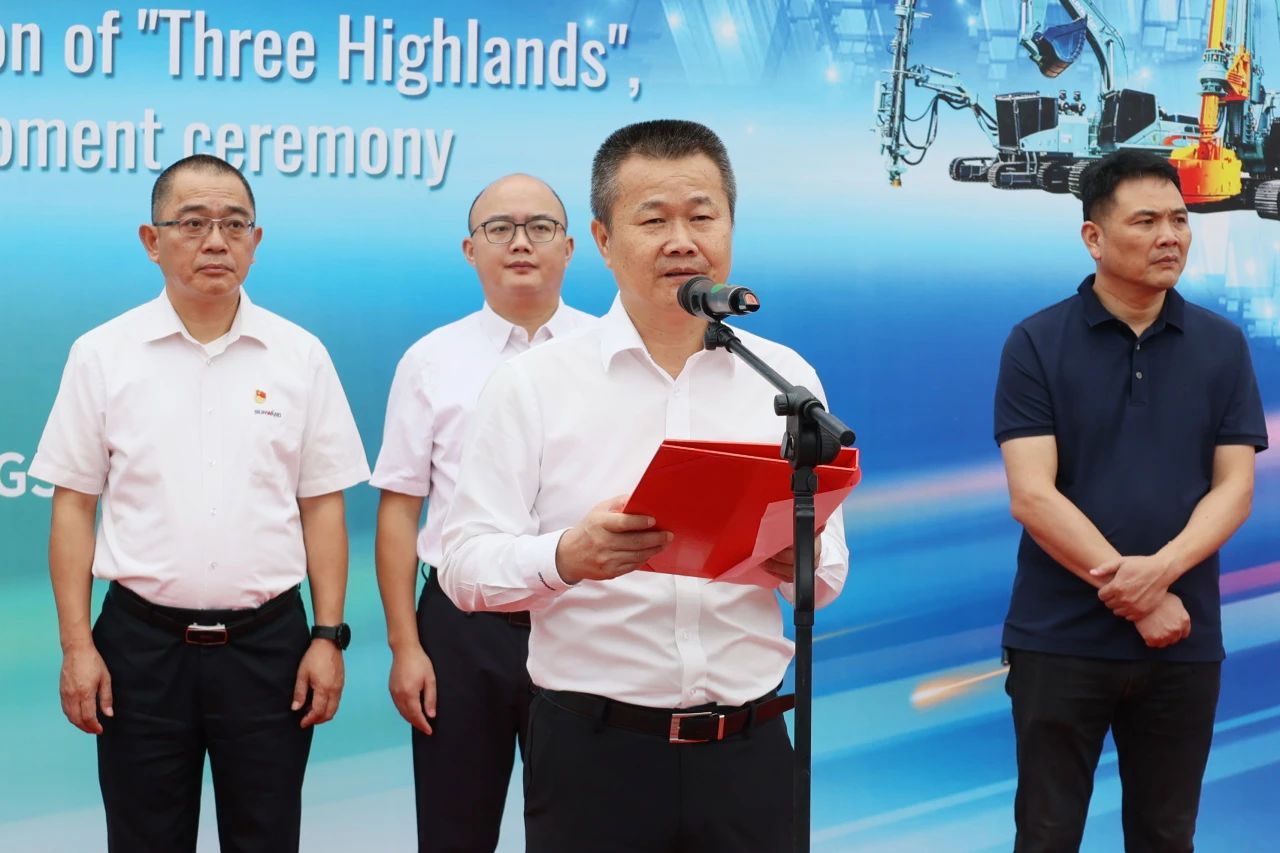 一连进军国际市。。。。。。×8头号玩家智能近百台装备集中发货