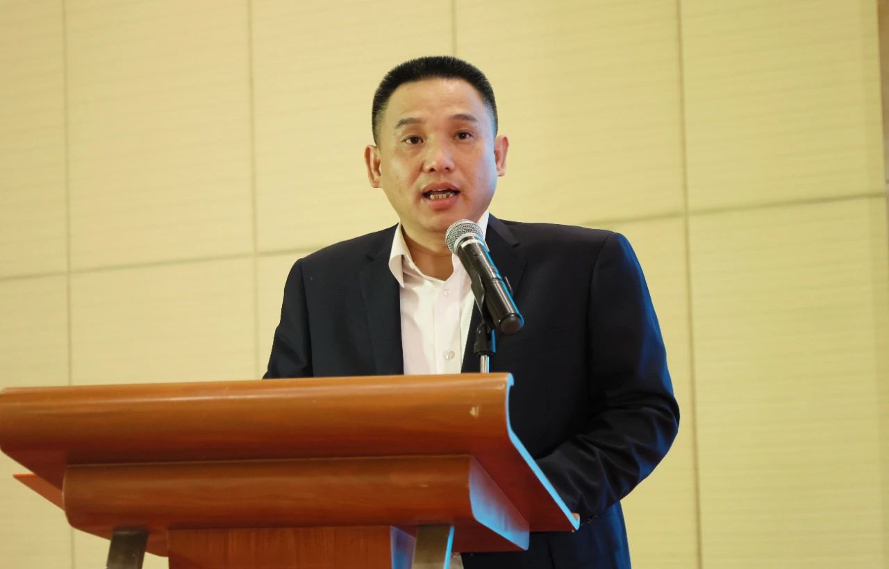 精品出击，，，，，，闪灼魔都！龙8头号玩家智能全系列高空机械亮相2023亚洲国际高空展