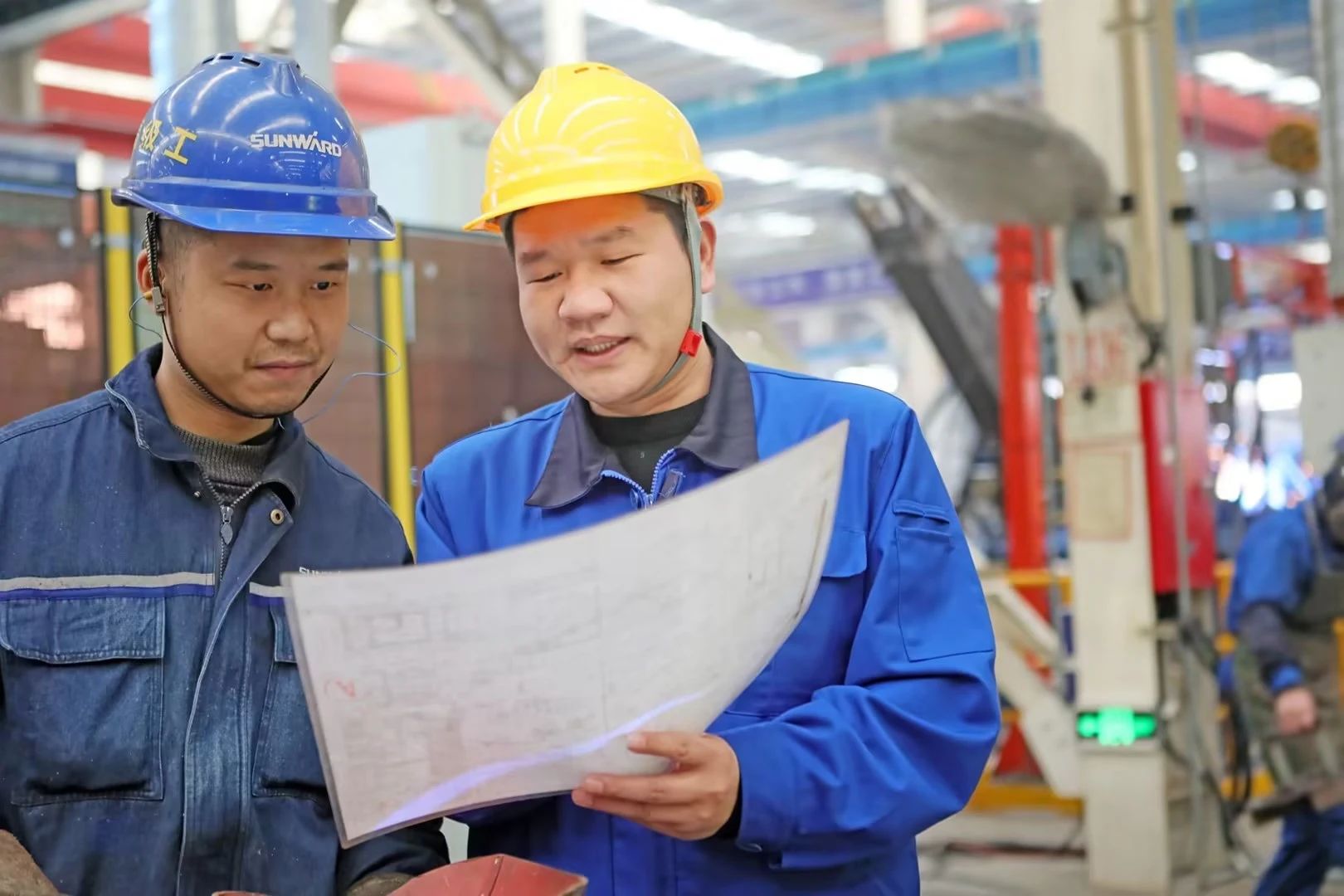 看龙8头号玩家工匠们怎样用一双巧手“拿捏”事情、创立“事业”