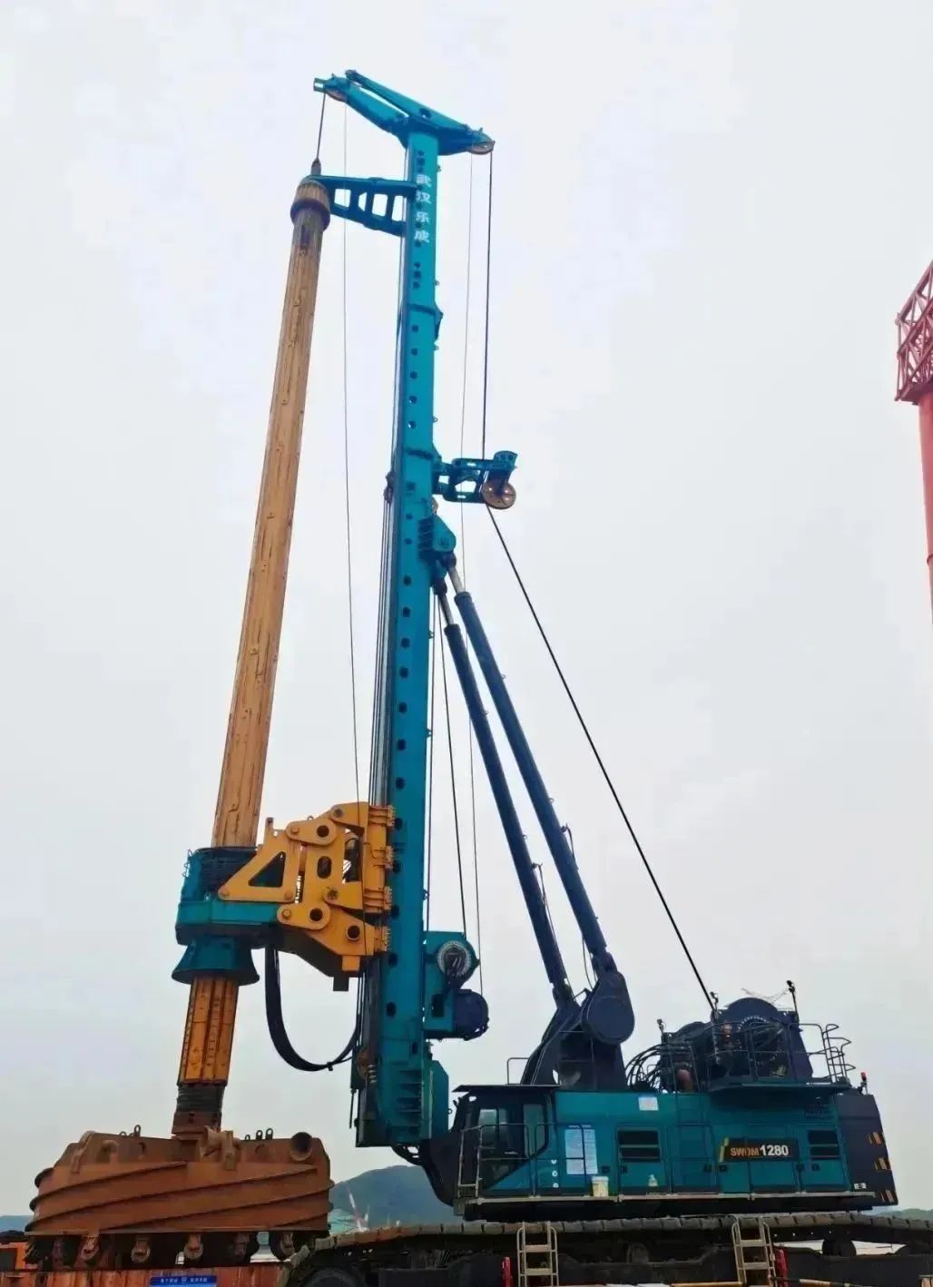 周全告捷！龙8头号玩家智能超等旋挖钻机圆满完成甬舟铁路西堠门公铁两用大桥桩基施工使命