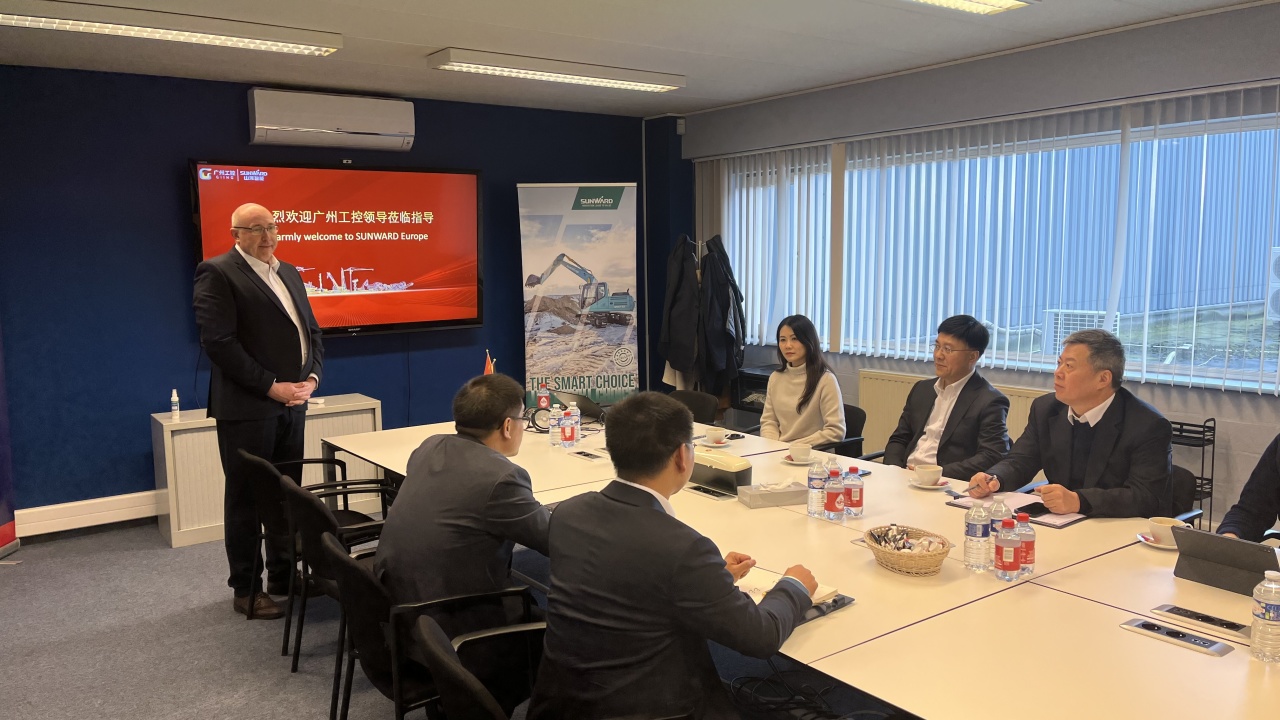广州工控党委书记、董事长景广军率队赴龙8头号玩家智能欧洲子公司考察