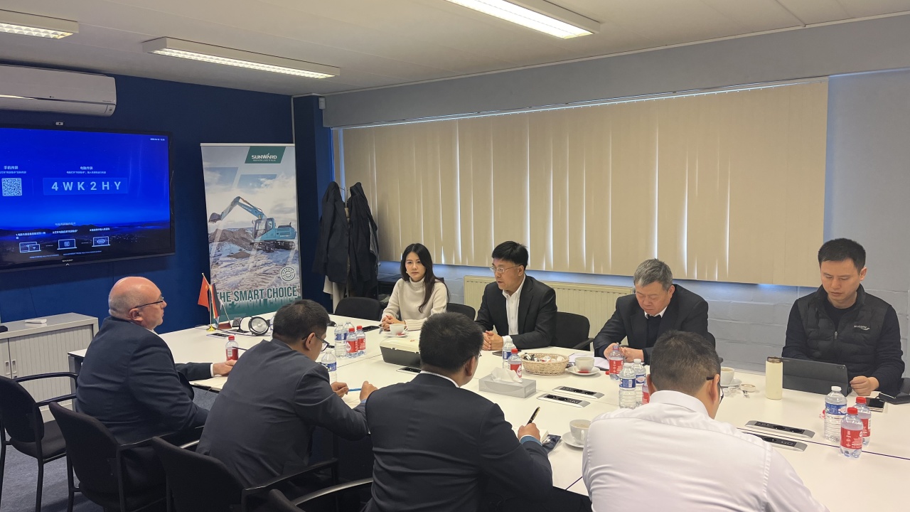 广州工控党委书记、董事长景广军率队赴龙8头号玩家智能欧洲子公司考察