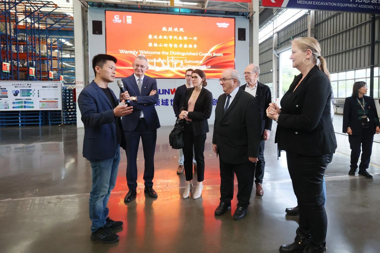 蒙达尔纪市代表团一行考察龙8头号玩家智能