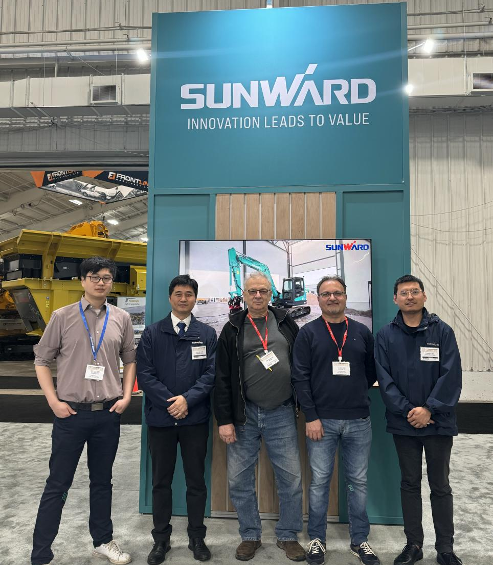 龙8头号玩家智能亮相加拿大最大重型装备展