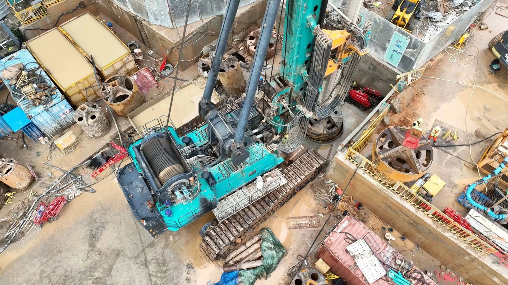 性能突出，，，，，，超强助力！龙8头号玩家智能旋挖钻机助力深圳地铁五和站施工