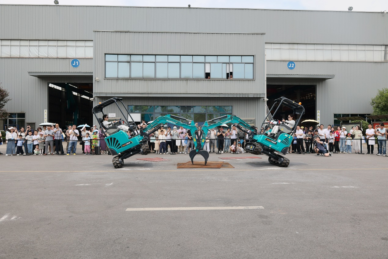 龙8头号玩家智能助力2024长沙市工业旅游嘉年华活动