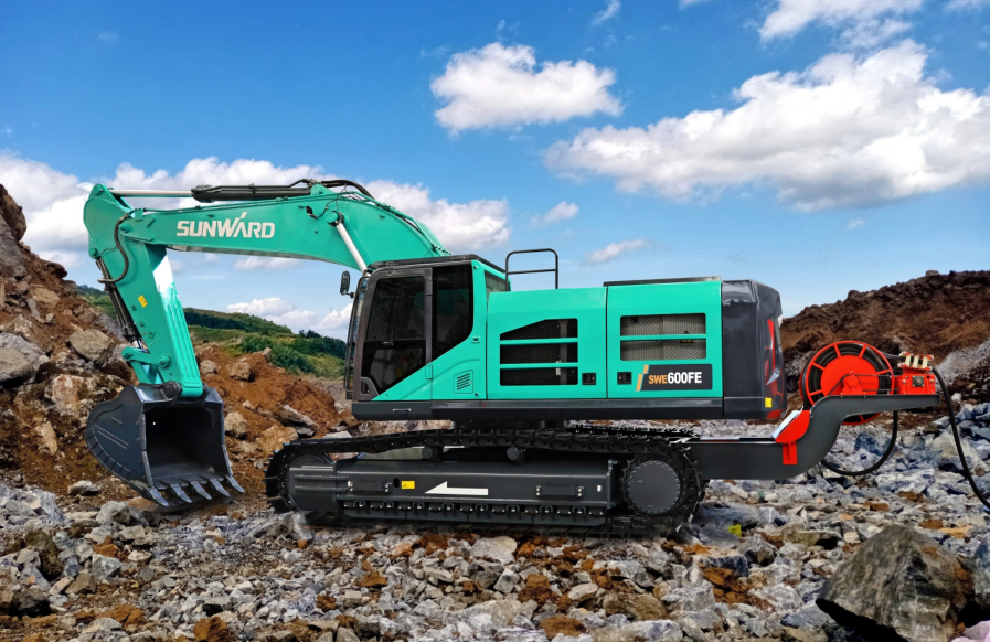 向新而行！龙8头号玩家智能电动挖掘机线上推介会乐成举行