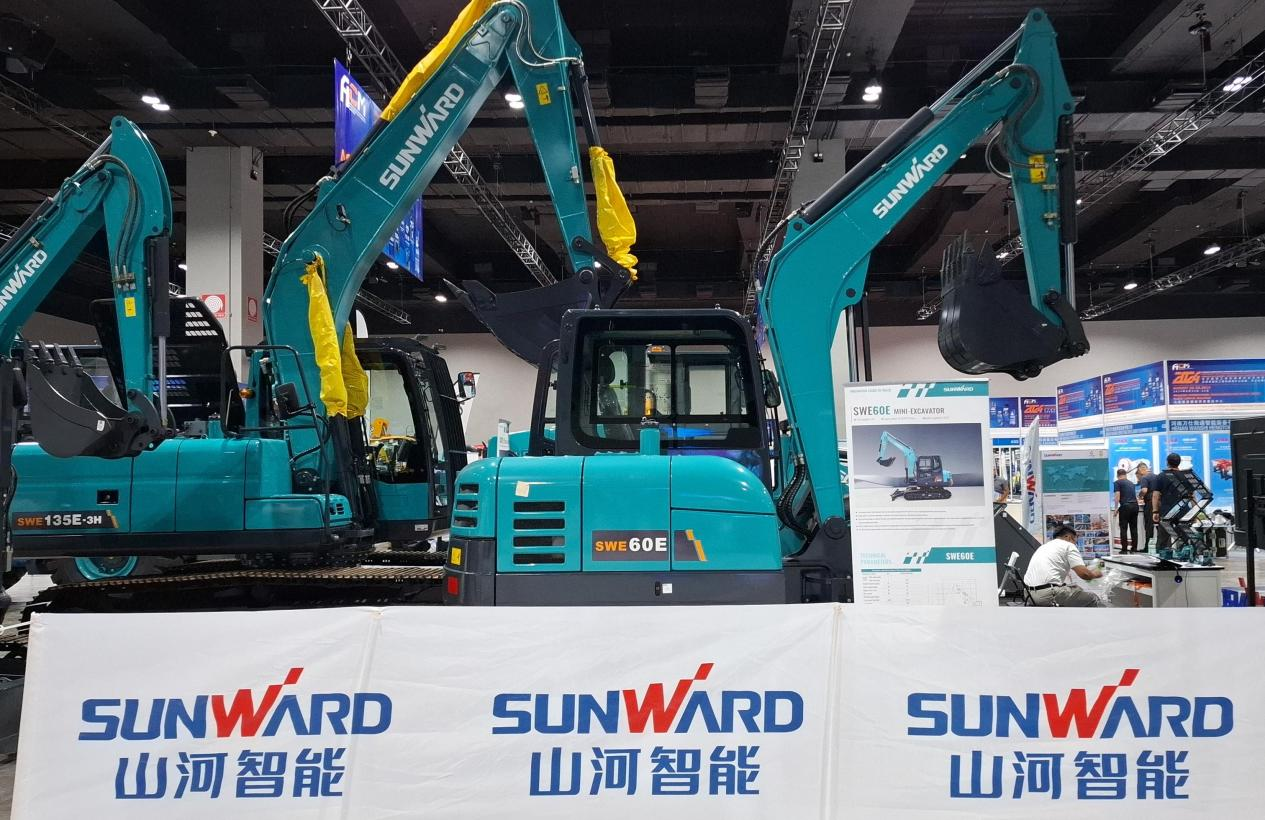 扬帆起航 | 龙8头号玩家智能闪灼长沙工程机械展东南亚分展