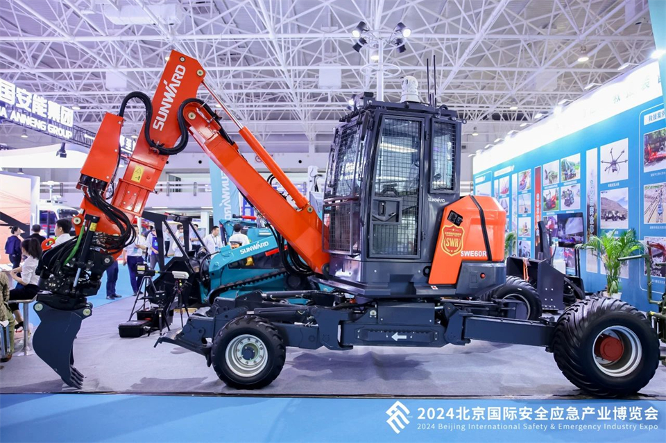 智慧应急，，，，，清静新时代 | 龙8头号玩家智能携8款产品亮相北京安博会