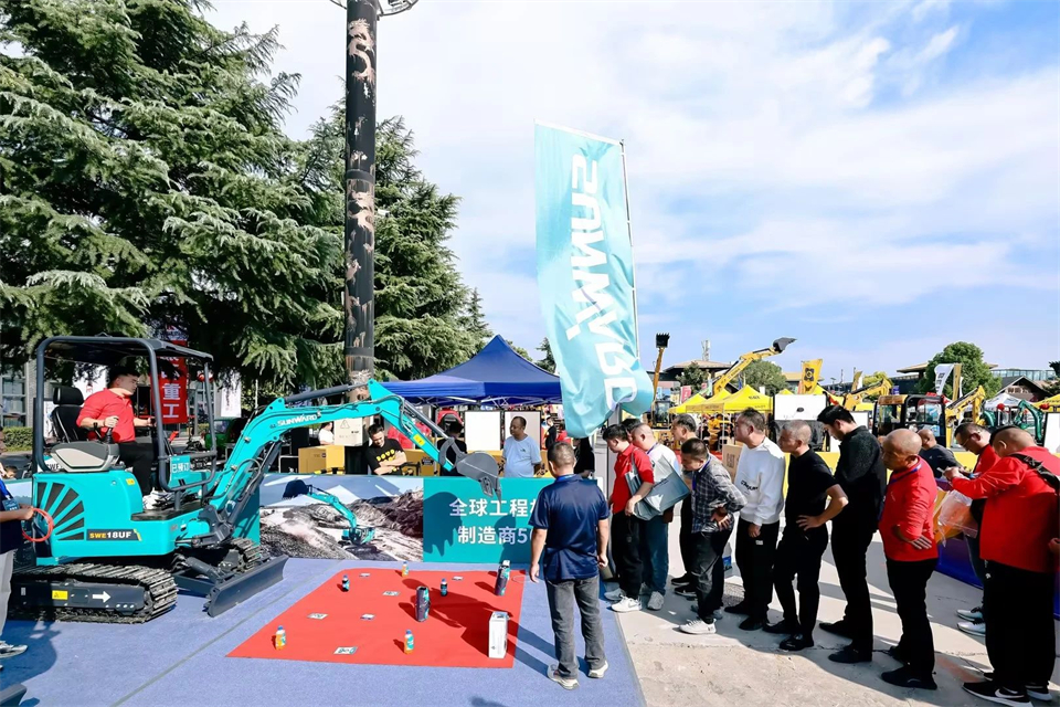 展现“掘”对实力！龙8头号玩家智能亮相2024微挖大会暨小型装备大会