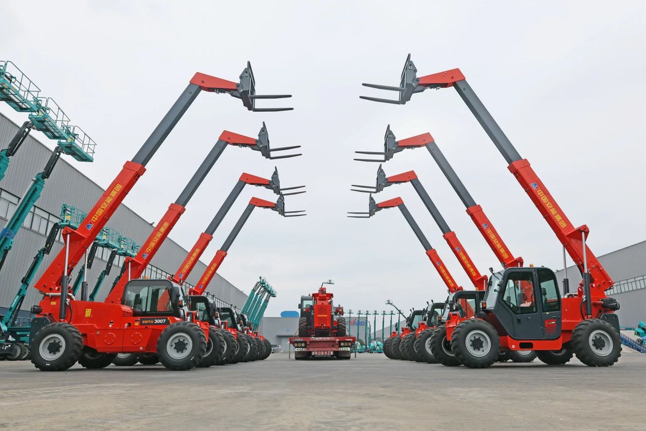 应运而生，，，，，，“急”速响应！龙8头号玩家智能伸缩臂叉装车进军应抢救援领域