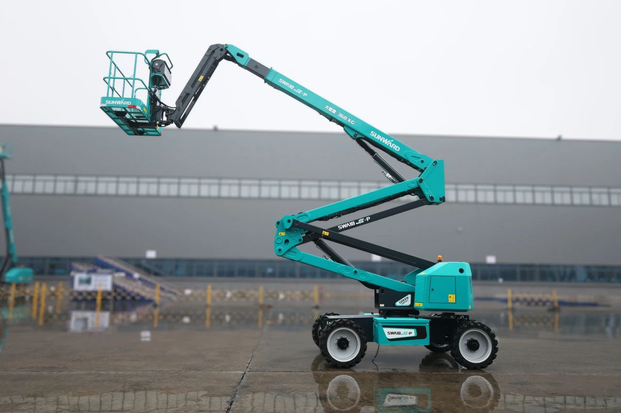 点赞！龙8头号玩家智能立异装备荣登CMIIC2024明星产品榜单