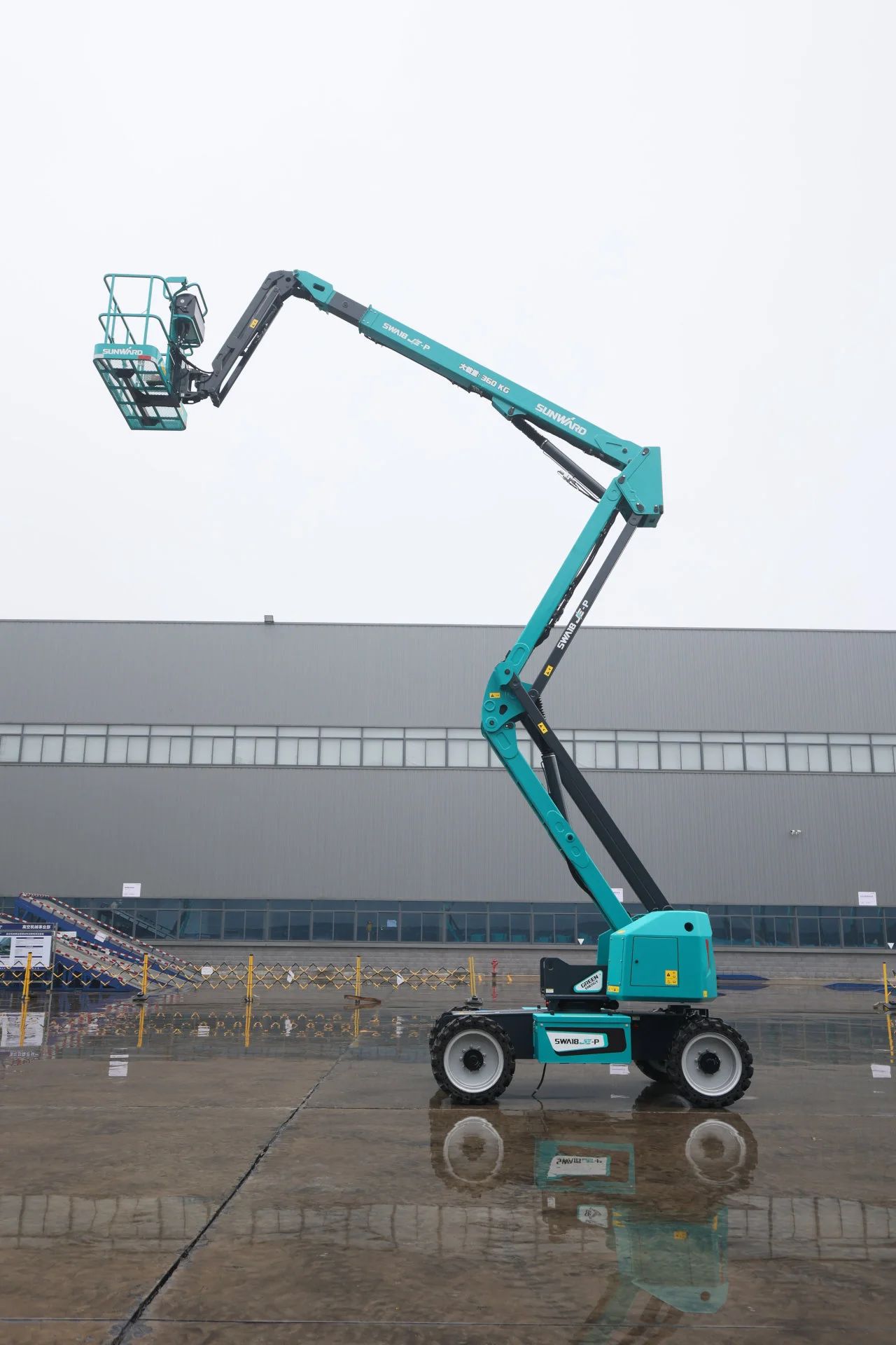 点赞！龙8头号玩家智能立异装备荣登CMIIC2024明星产品榜单