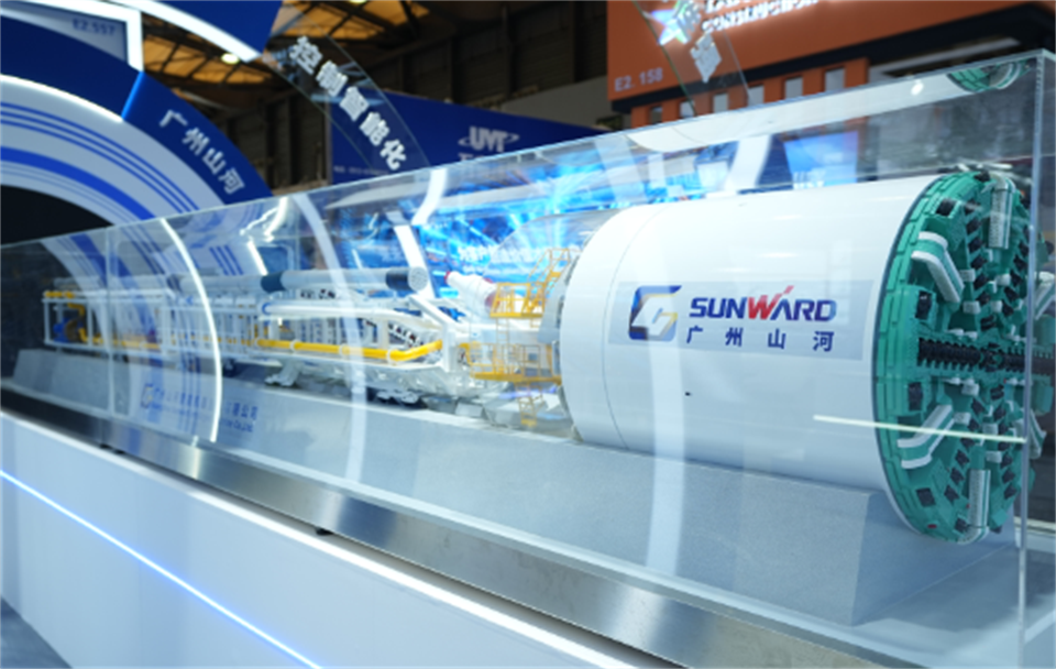 智造空间，，，，，，，价值共生！广州龙8头号玩家精彩亮相2024上海宝马展