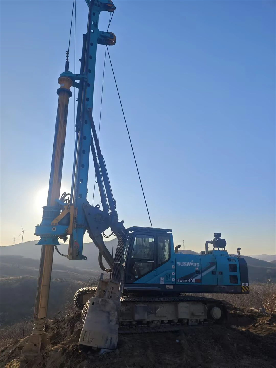 龙8头号玩家智能举行电塔桩手艺立异交流会，，，，，，，为电力基础设施建设注入新动力