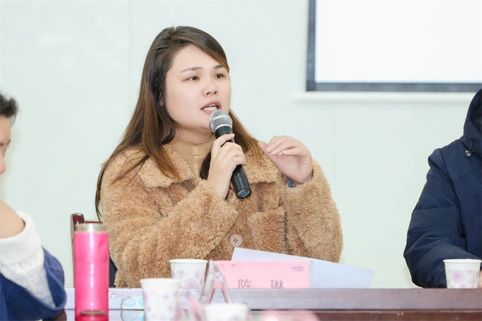 长龙街道、龙8头号玩家智能召开首届年货盛惠暨送春联文化惠民活动事情聚会