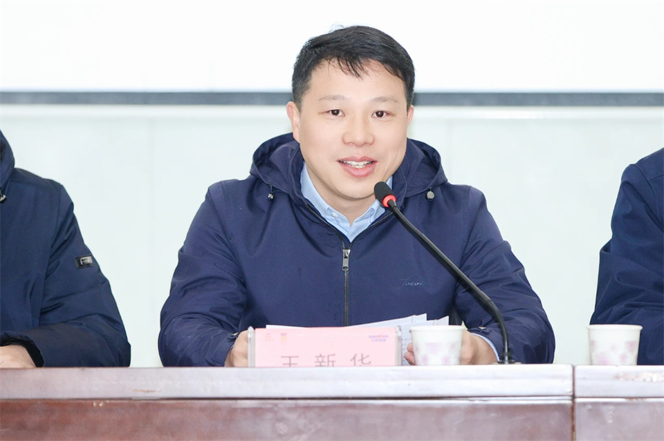 长龙街道、龙8头号玩家智能召开首届年货盛惠暨送春联文化惠民活动事情聚会