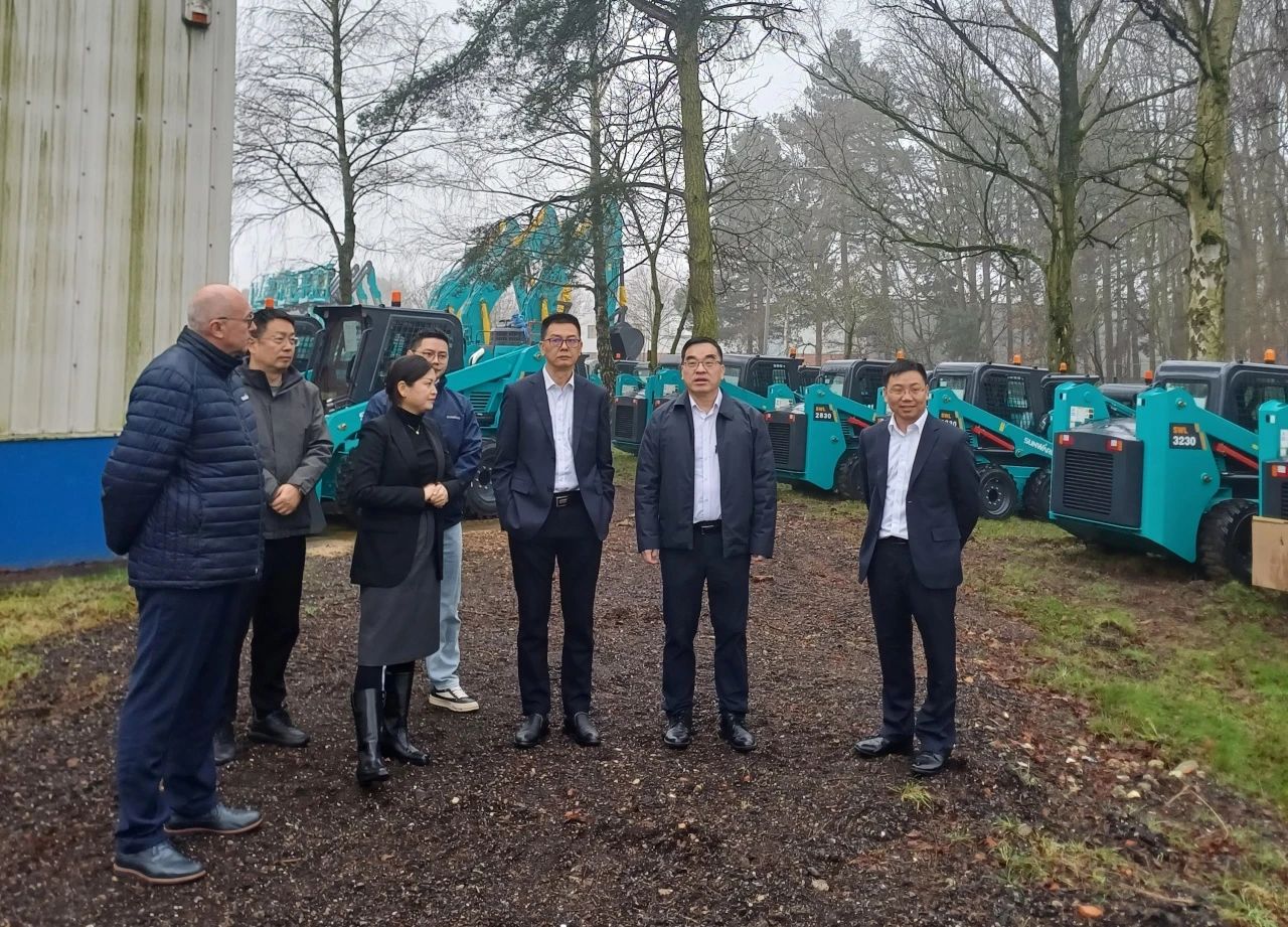 广州工控集团总司理王福铸率队考察龙8头号玩家智能欧洲子公司