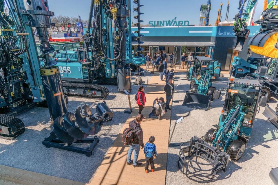 Bauma 2025 | 聚焦2025德国宝马展，，，，，，，探索龙8头号玩家智能的立异装备与可一连解决计划