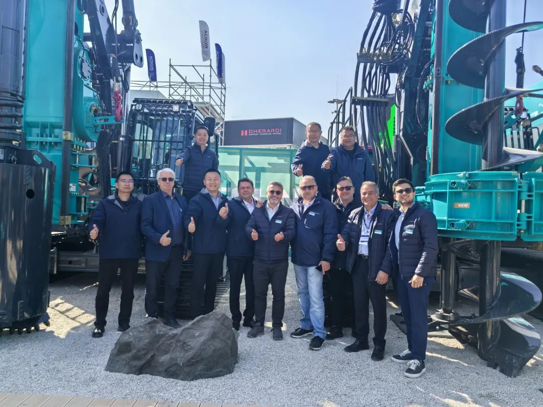 Bauma 2025 | 高端定制！龙8头号玩家智能Pro系列旋挖钻机燃爆全场