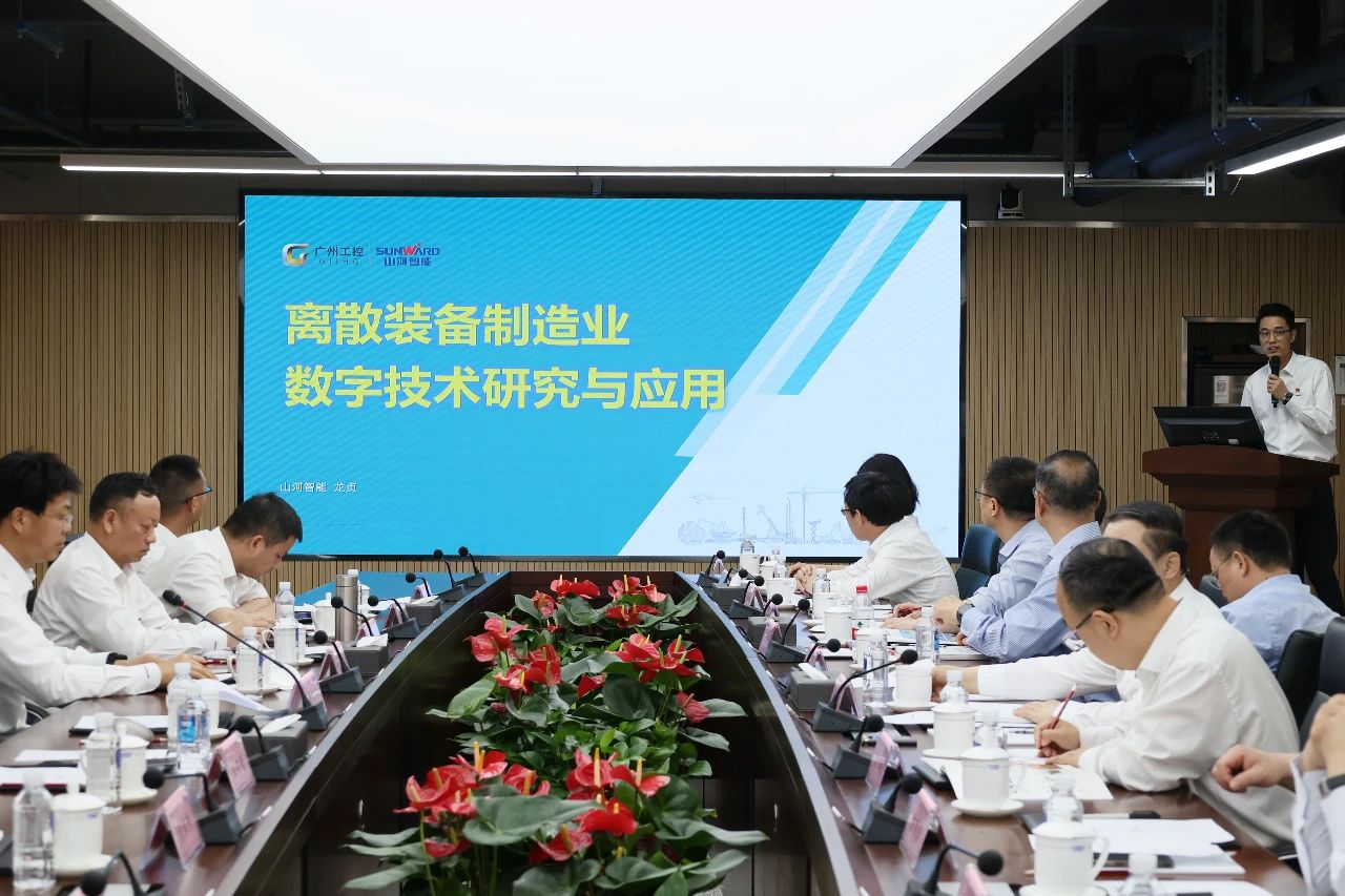 天能控股集团党委书记、董事长张天任率队到访龙8头号玩家智能