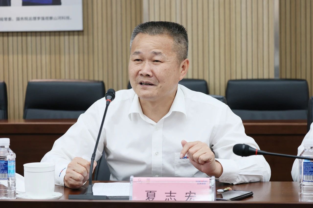 天能控股集团党委书记、董事长张天任率队到访龙8头号玩家智能