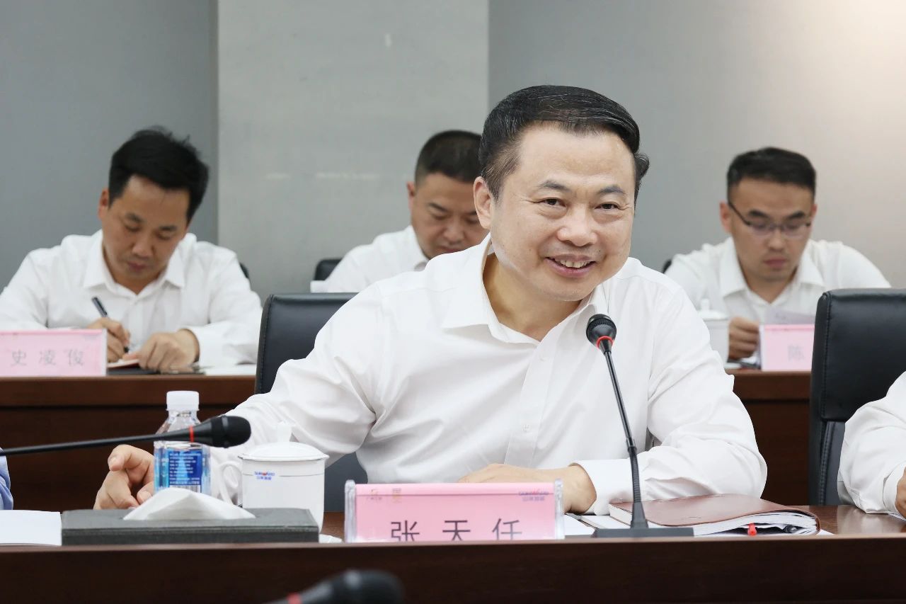 天能控股集团党委书记、董事长张天任率队到访龙8头号玩家智能