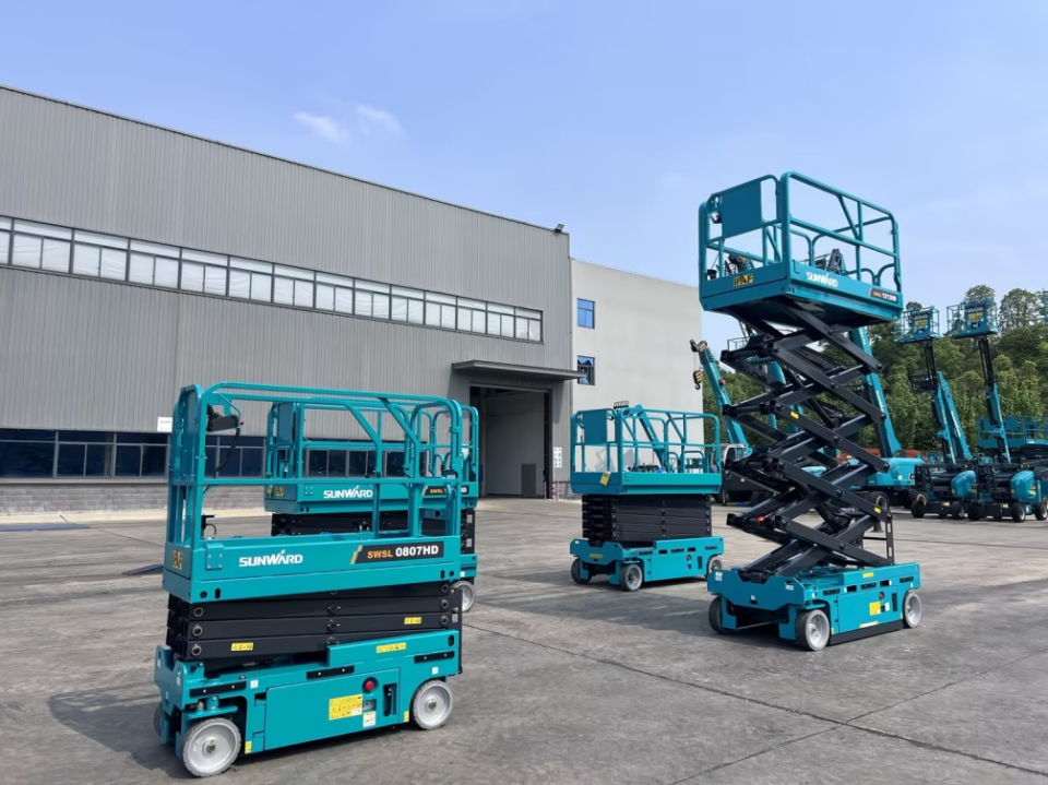 龙8头号玩家智能电动液驱剪叉系列产品周全升级，，，，，，，，为客户创立更大价值