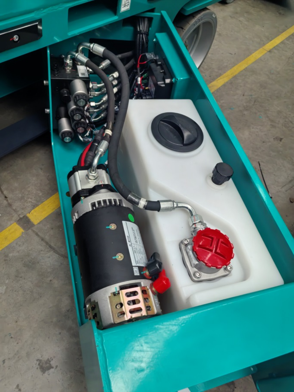 龙8头号玩家智能电动液驱剪叉系列产品周全升级，，，，，，，，为客户创立更大价值